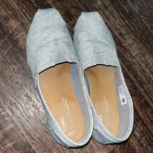 Toms Shoes